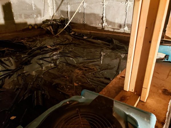 Crawlspace Water Cleanup in Davenport